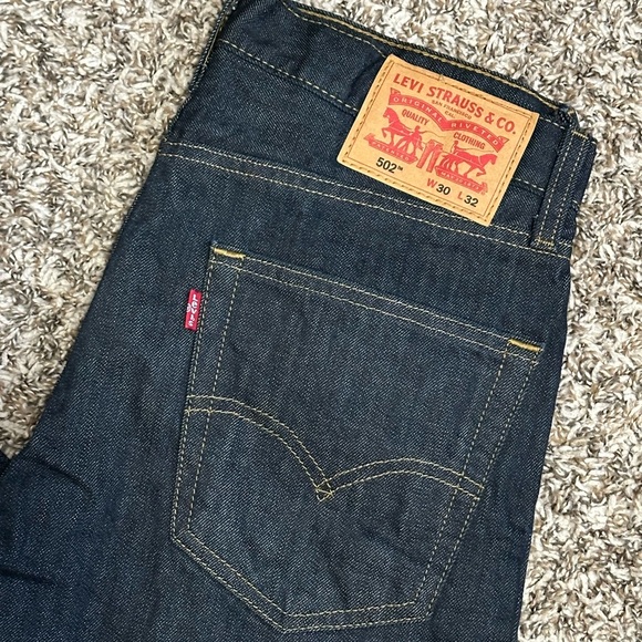 Levi’s Men’s 502 Dark Wash Taper Fit Jeans 33W x 30L - Picture 2 of 8